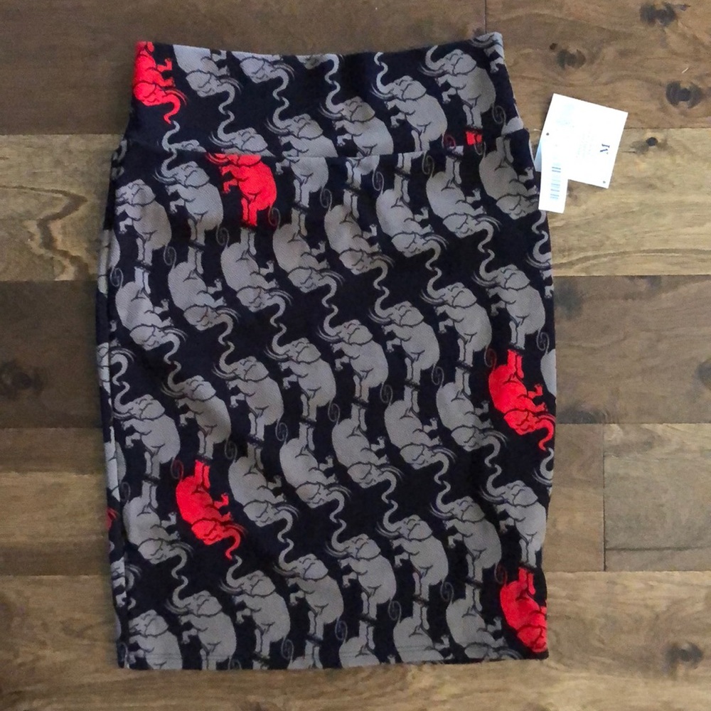LuLaroe Cassie skirt Size M - Elephants